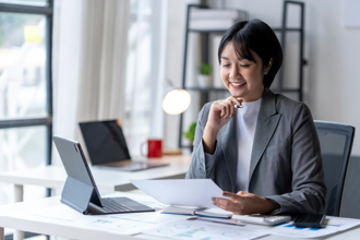 ���ڱ������ֻ�����Ŀ�Ƴ�270���˲�ס�� ���۾���4.92��Ԫ/ƽ��