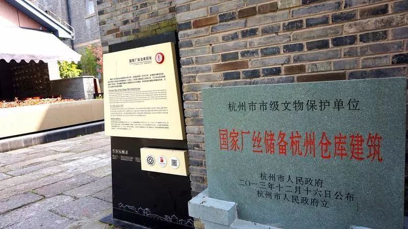 ���꣬�ӱߵ��̻���������180�����������